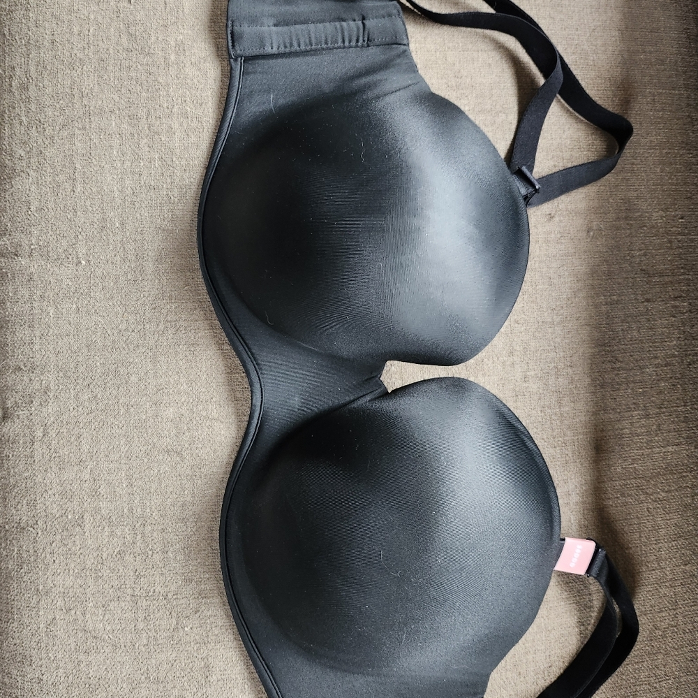 Strapless convertible bra
